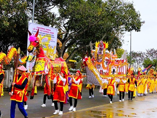 Không khí lễ hội Từ Lương Xâm - 2